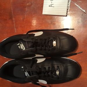 Gently used Nike men's Cortez shoe size 10 black